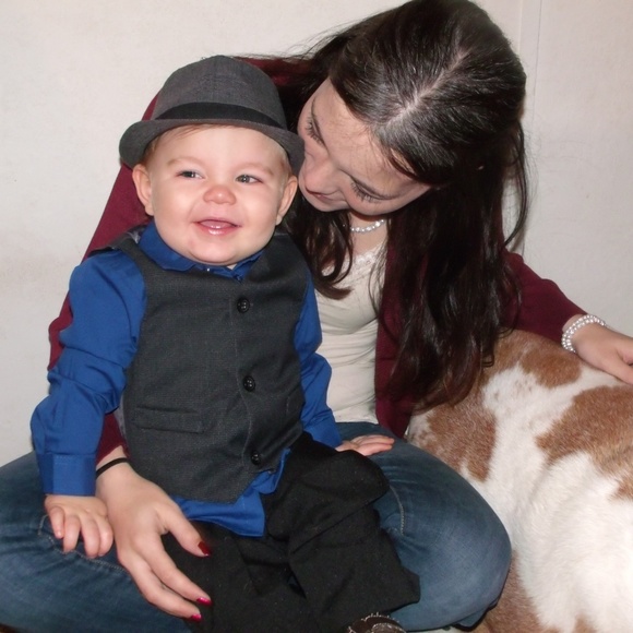 Meet your Posher, Rena - Picture 2 of 8